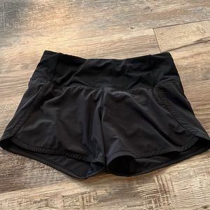 Lulu lemon low rise Speed Up shorts